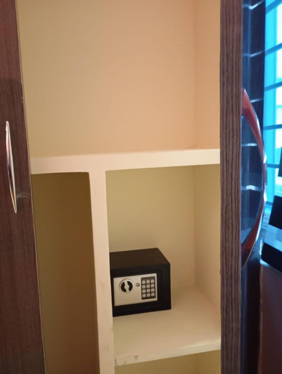 טירופאטי Aadya Inn New Luxury Hotel מראה חיצוני תמונה