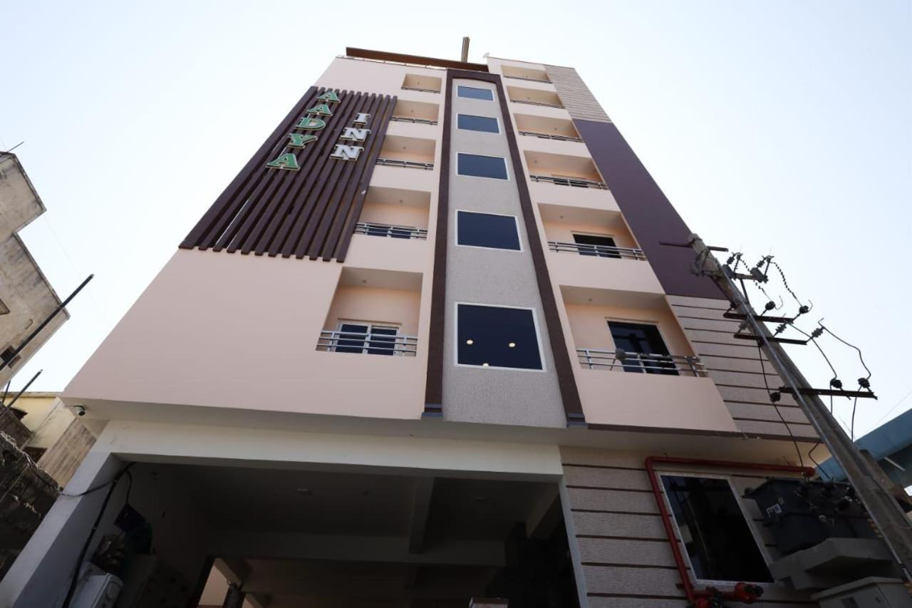 טירופאטי Aadya Inn New Luxury Hotel מראה חיצוני תמונה