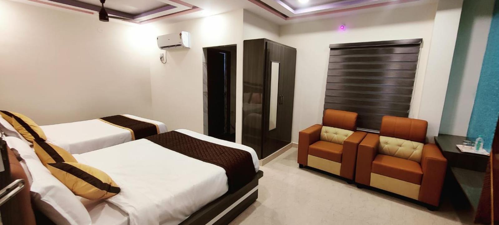 טירופאטי Aadya Inn New Luxury Hotel מראה חיצוני תמונה