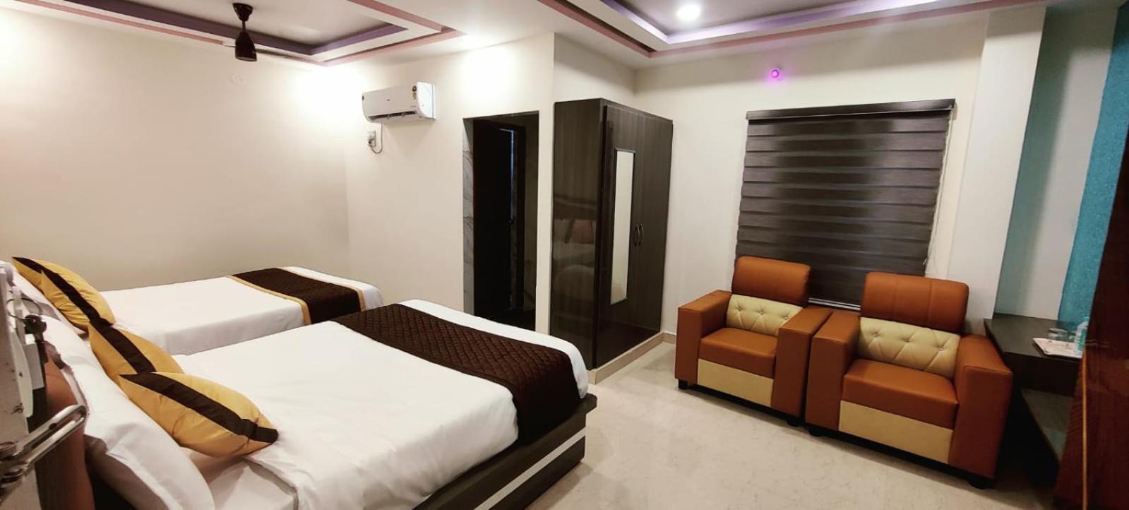 טירופאטי Aadya Inn New Luxury Hotel מראה חיצוני תמונה