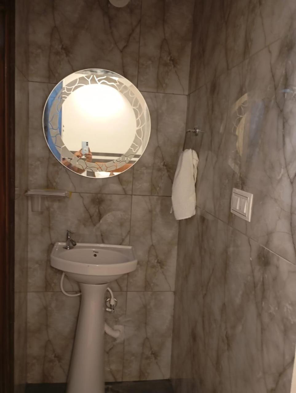 טירופאטי Aadya Inn New Luxury Hotel מראה חיצוני תמונה